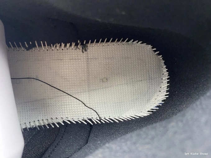 1st Kicks Taxi Black CT8013-071 Jordan Air 12 0727